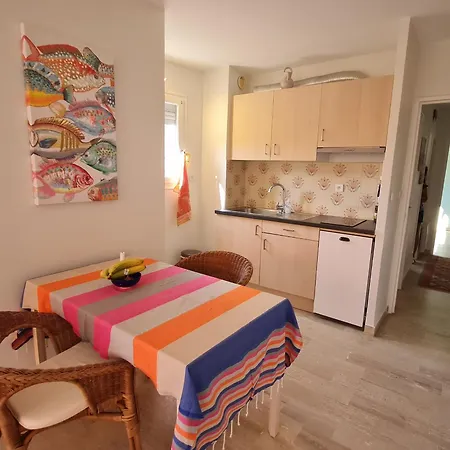 Climatise 2p Avec Garage, Balcon, Centre-ville, 50m Plage, - Fr-1-780-36