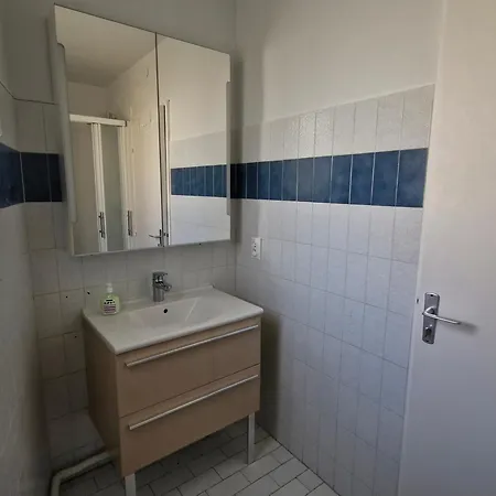 Climatise 2p Avec Garage, Balcon, Centre-ville, 50m Plage, - Fr-1-780-36 * Sainte-Maxime