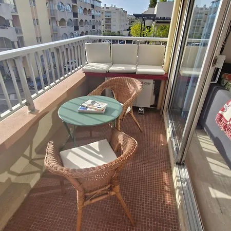 Apartment Climatise 2p Avec Garage, Balcon, Centre-ville, 50m Plage, - Fr-1-780-36 Sainte-Maxime